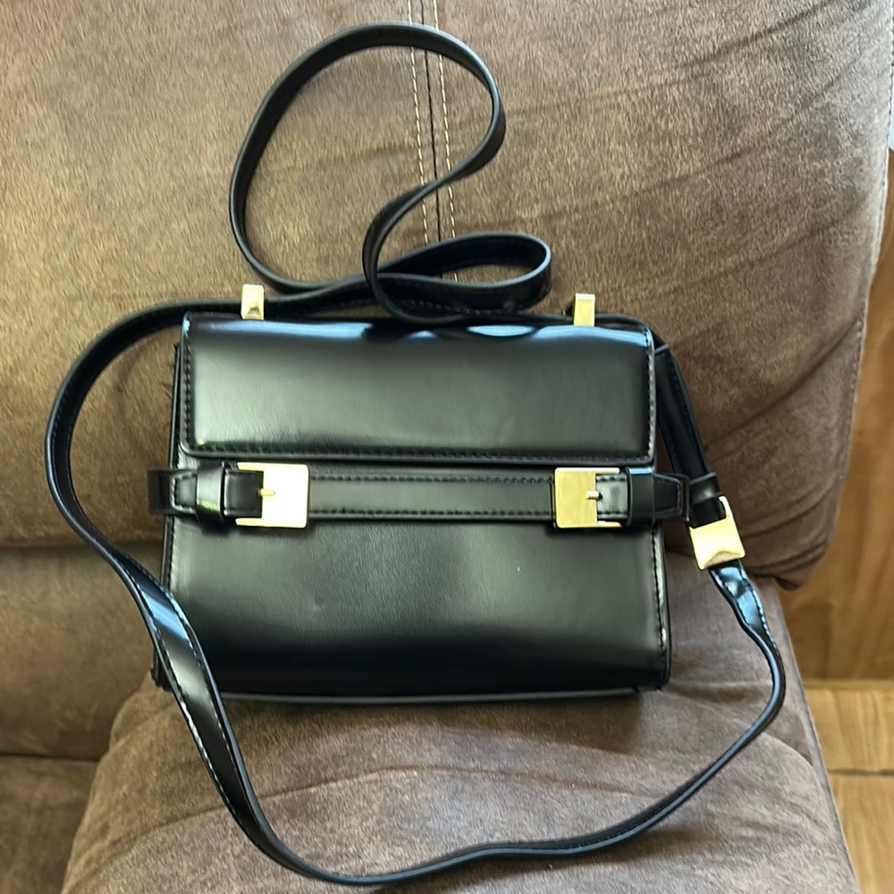 Elegant Black Leather Crossbody Bag